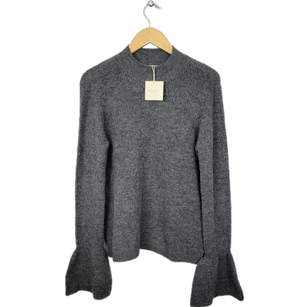 🆕️Free Generation LA Flare Cuff Stretchy Knit Sweater